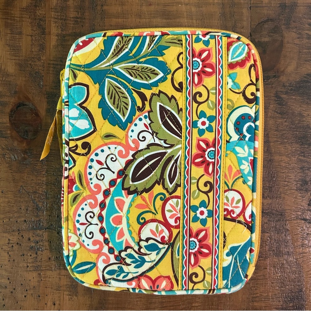 Vibrant Vera Bradley Floral Patterned Kindle/Tablet Sleeve Case